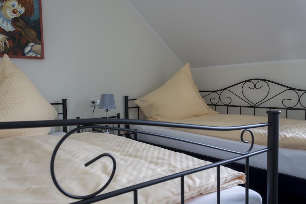 Haus Am Lagunenbad Ferienwohnung Ettelsberg Willingen  Zimmer foto