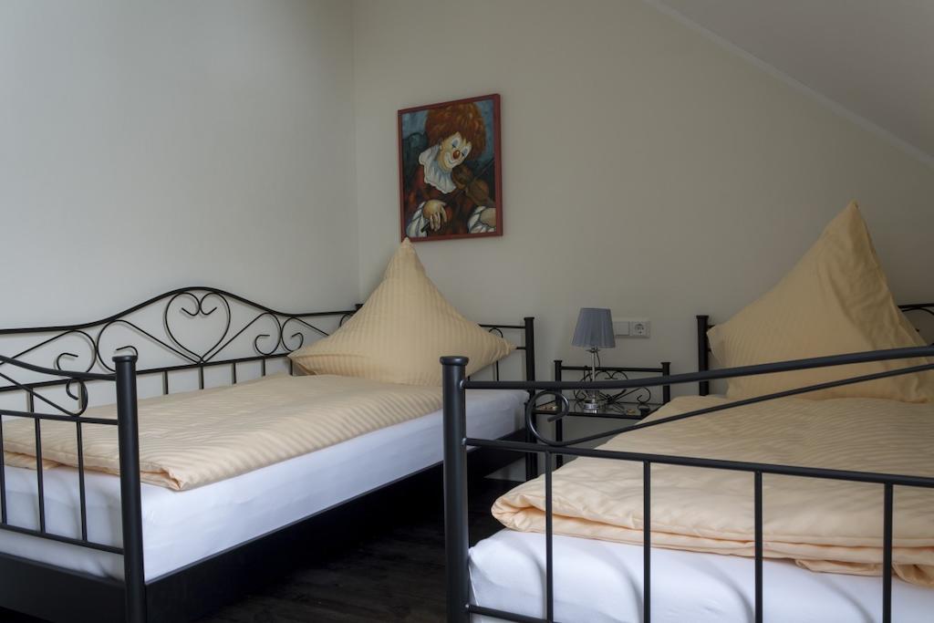 Haus Am Lagunenbad Ferienwohnung Ettelsberg Willingen  Zimmer foto